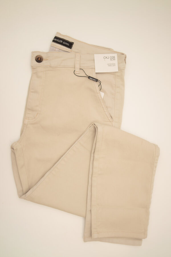 CALÇA SARJA CALVIN KLEIN