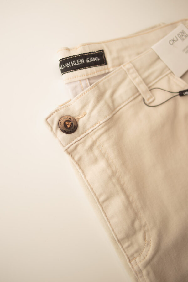 CALÇA SARJA CALVIN KLEIN