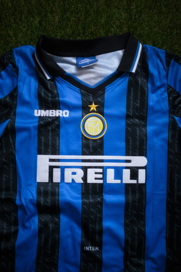 CAMISA RETRO INTER DE MILÃO PERS. 10 RONALDO