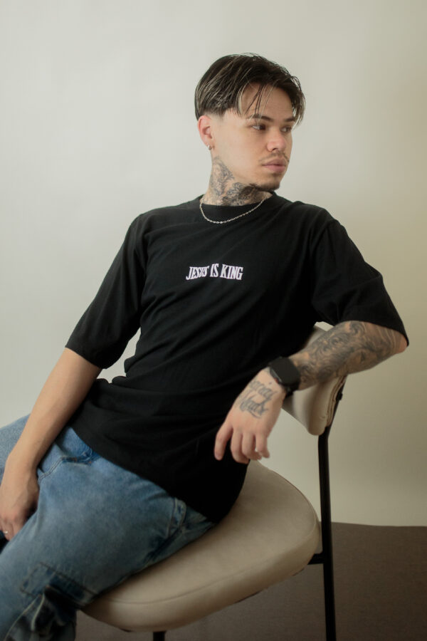 CAMISA OVER JESUS IS KING